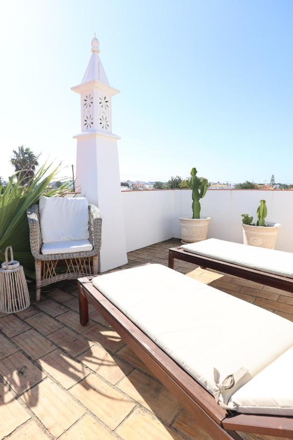 O Canto Da Parra - Hot Jacuzzi - Swimming Pool - Wifi - By Bedzy Gale (Albufeira)